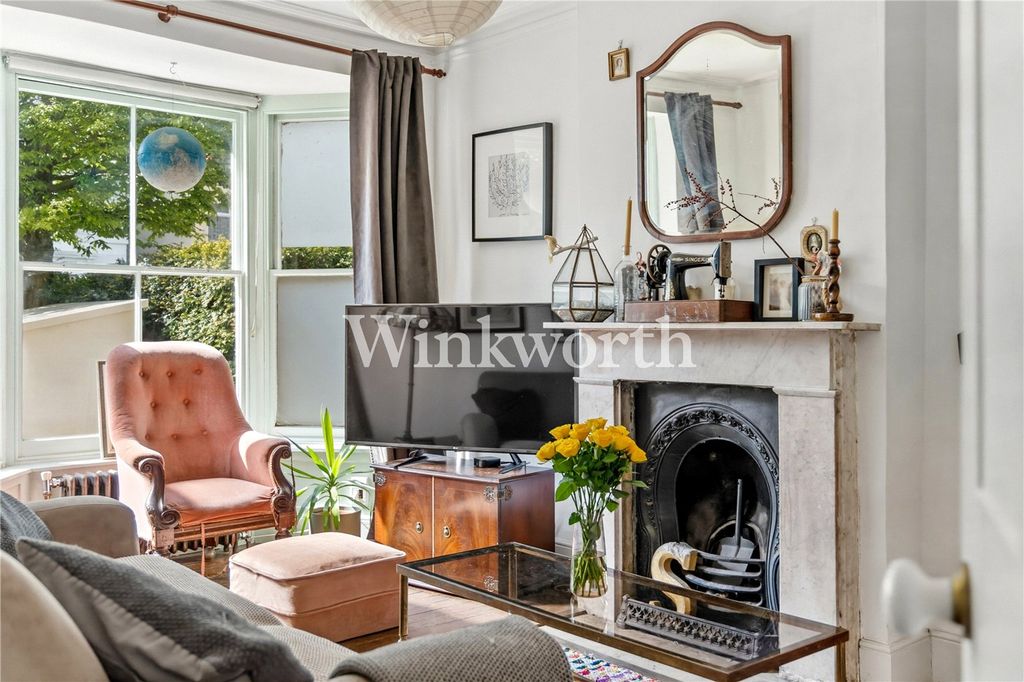 Property photo 2 of 22 Picture No. 01