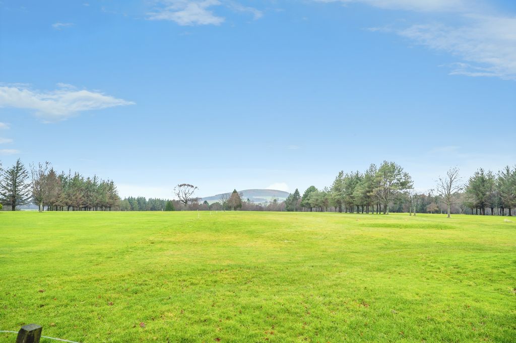 Property photo 2 of 14 View