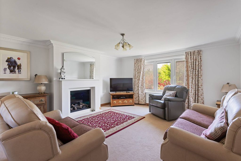 Property photo 2 of 40