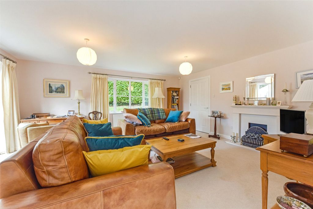 Property photo 3 of 17 Sitting Room