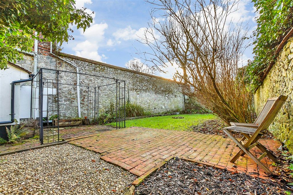 Property photo 3 of 10 Patio / Decking