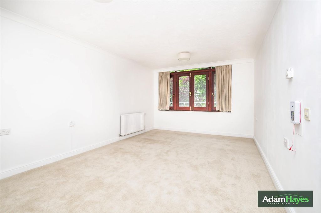 Property photo 3 of 8