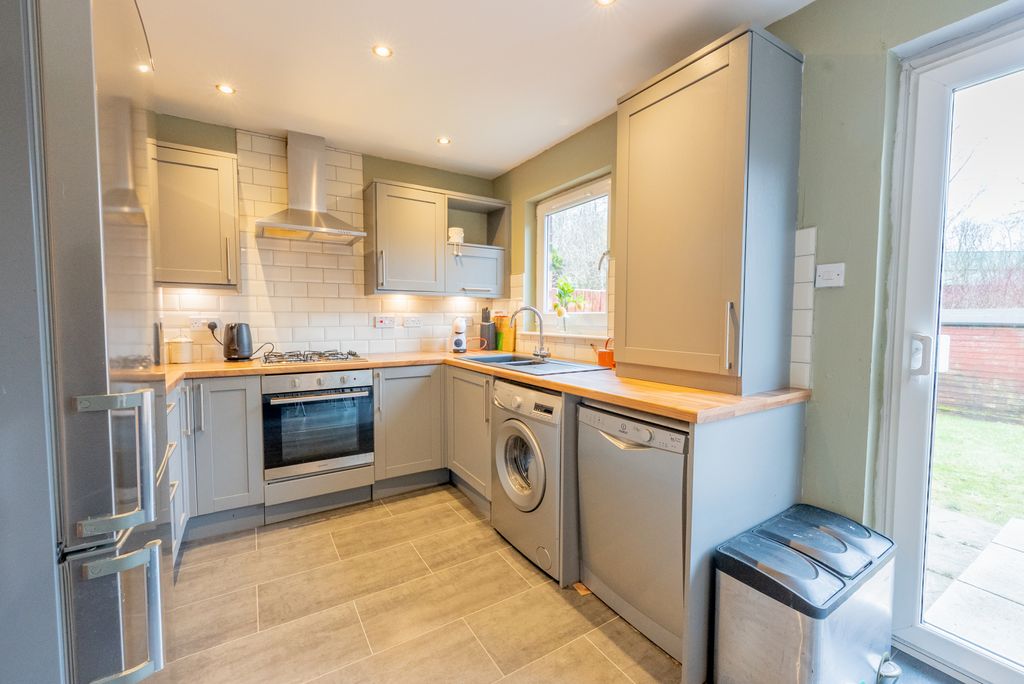 Property photo 3 of 28 Gallery