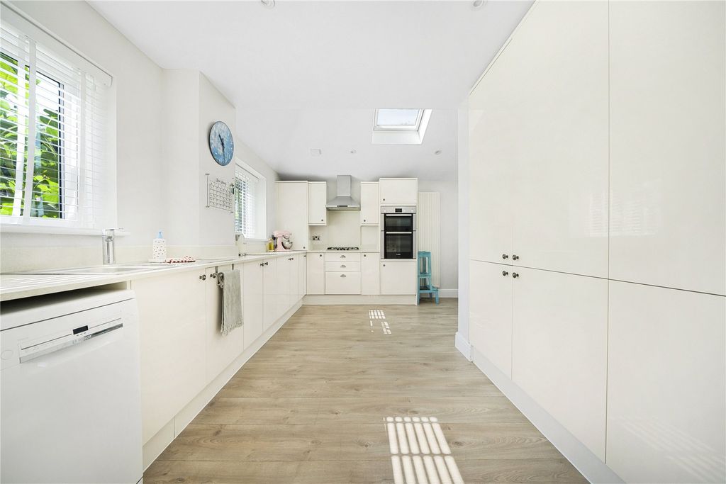 Property photo 3 of 24 Picture No. 05