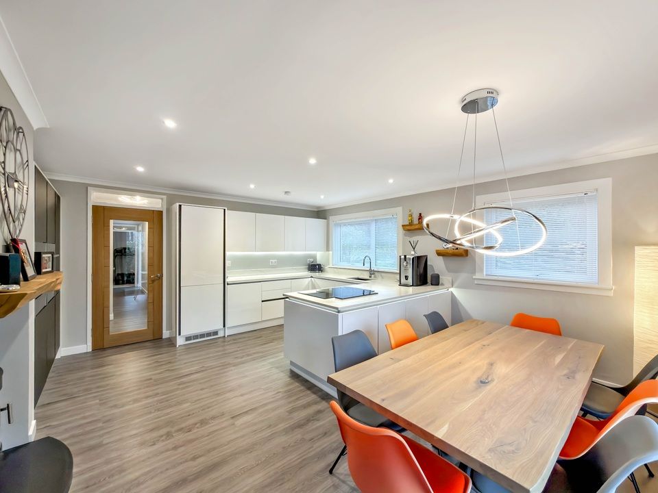 Property photo 3 of 28