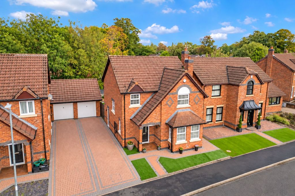 Property photo 1 of 37