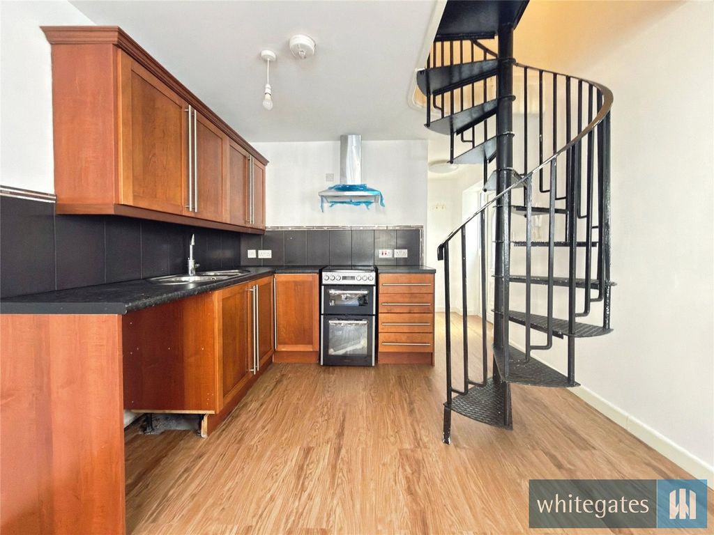 Property photo 2 of 13 Picture No. 11