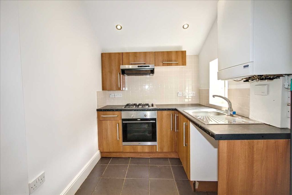 Property photo 3 of 8 Kitchen