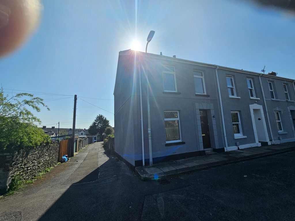 Property photo 1 of 8