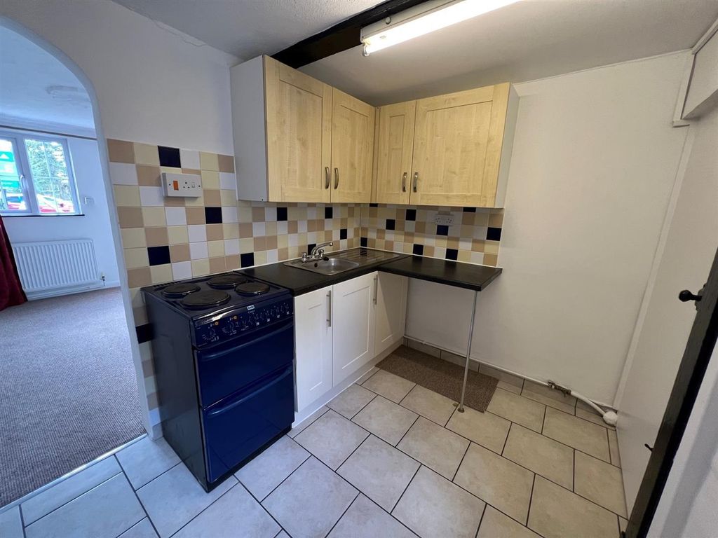 Property photo 3 of 9 Kitchen 1.Jpg