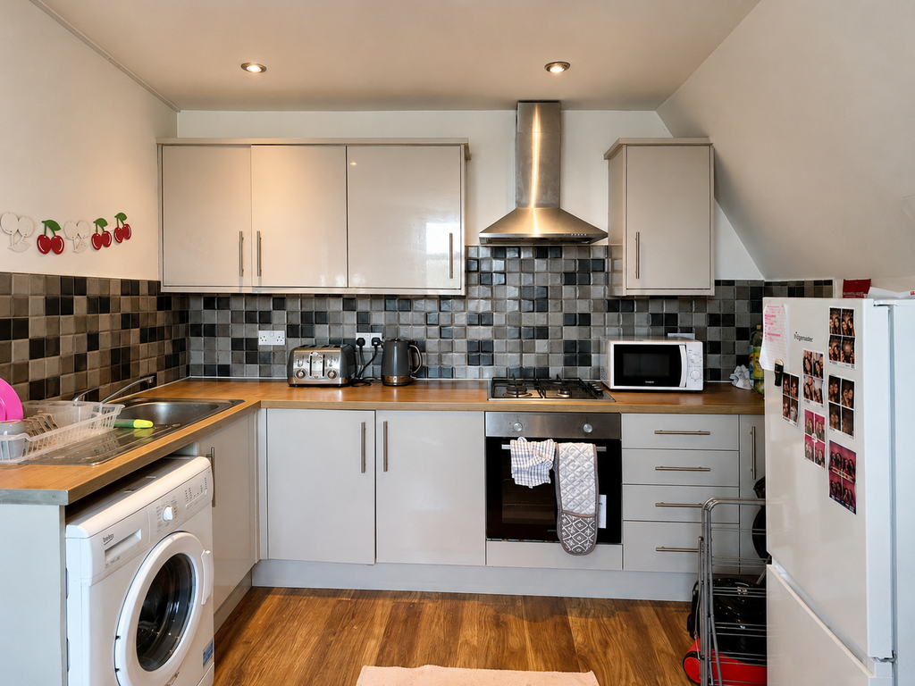 Property photo 2 of 5 Kitchen