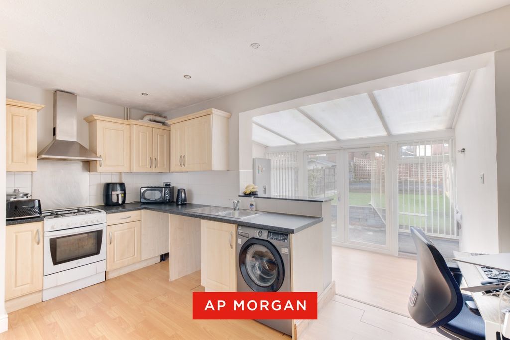 Property photo 2 of 15 Picture No. 10