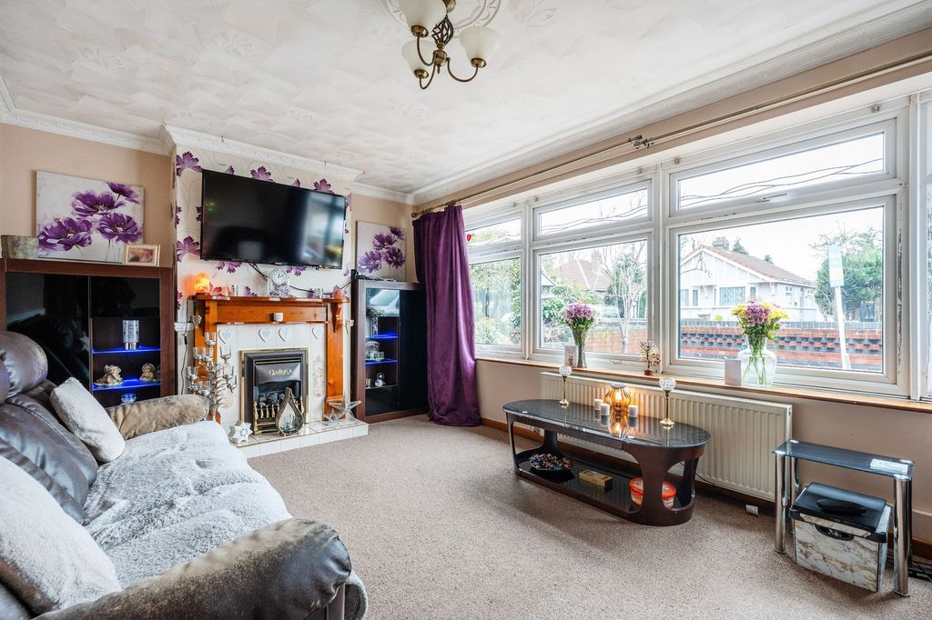 Property photo 2 of 21