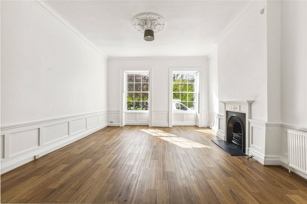 Property photo 2 of 13 Picture No. 17