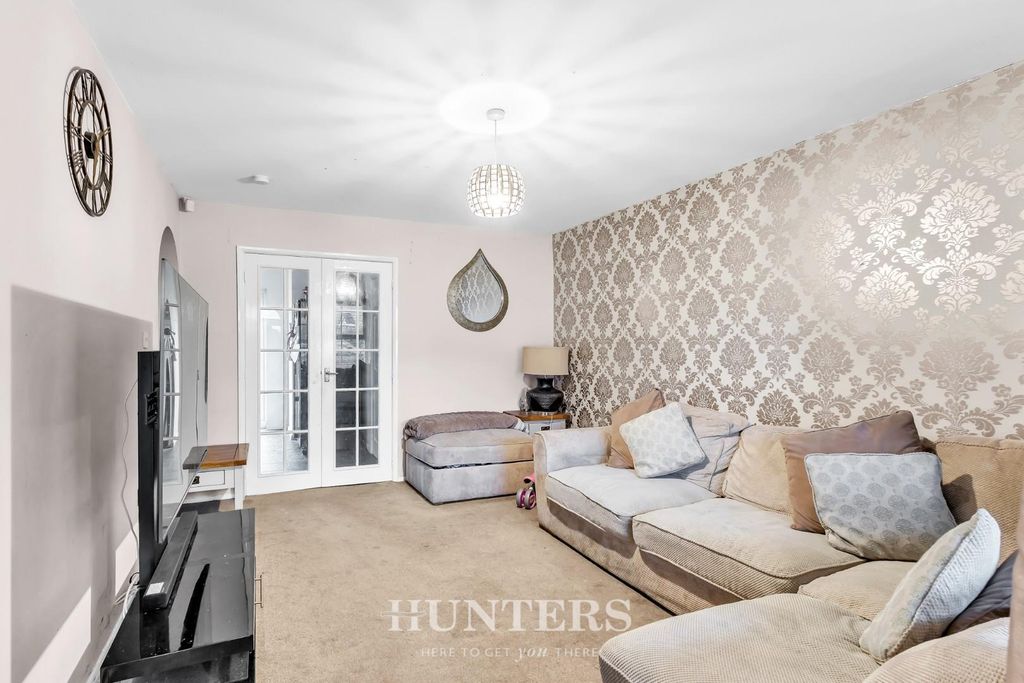 Property photo 2 of 15 Leegrange Road (13).Jpg