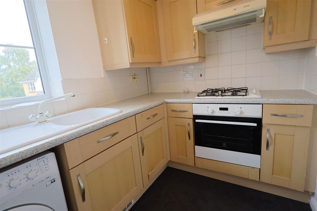 Property photo 1 of 7 Kitchen