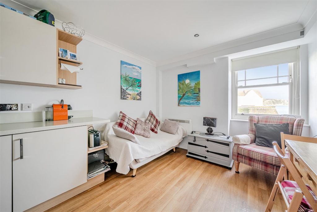 Property photo 3 of 23 1389484-8-693Bfd62c85E5.Jpg