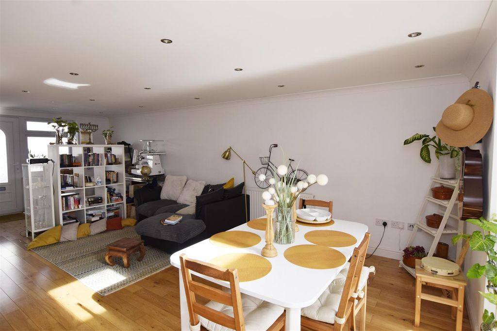 Property photo 3 of 14 Dining Area.Jpg