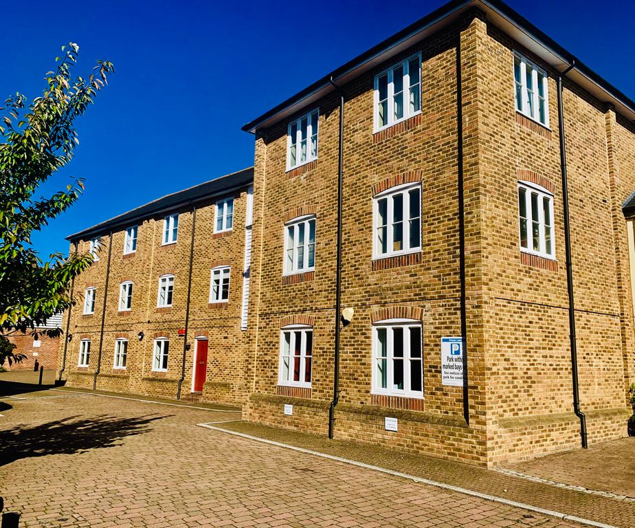 Property photo 1 of 8 Front