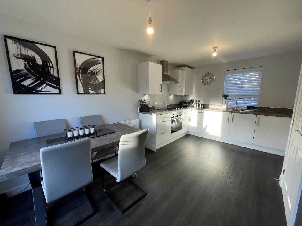 Property photo 2 of 14 Kitchen/ Dining Area