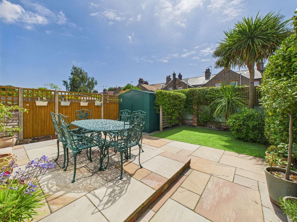 Property photo 2 of 23