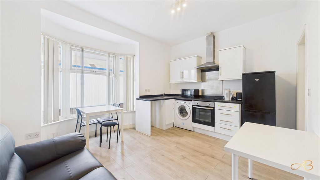 Property photo 1 of 3 Picture No. 05