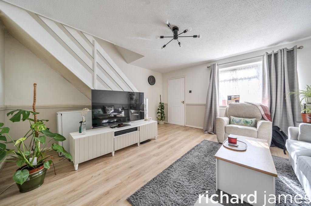 Property photo 2 of 12 18161845751546649A0E52F9E2Fddda6