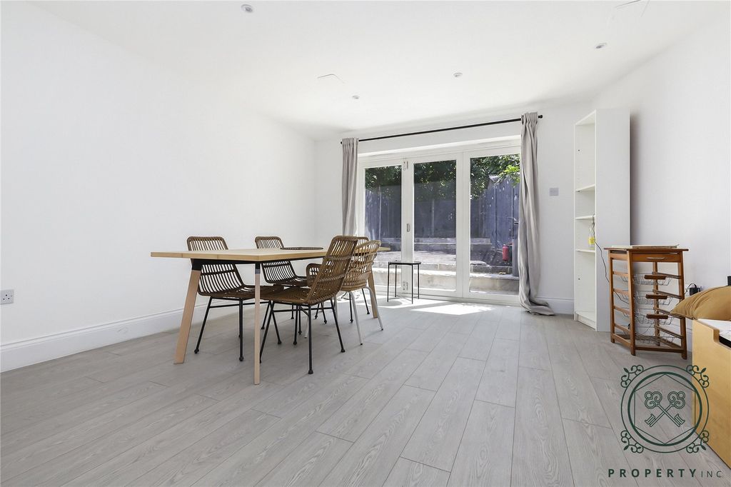 Property photo 2 of 12 Dining