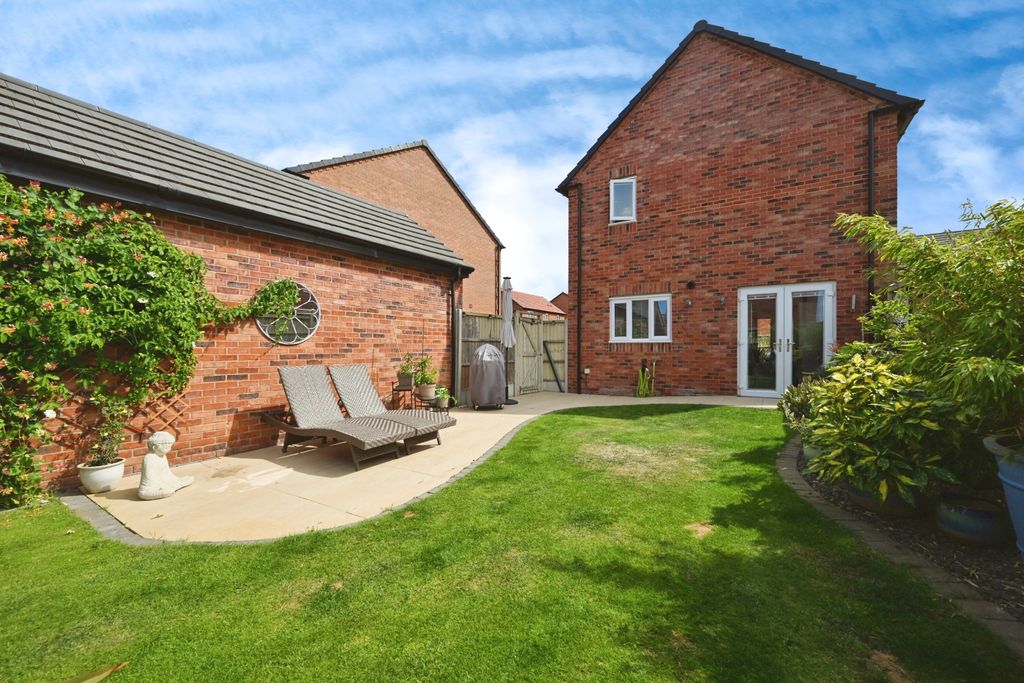 Property photo 2 of 24