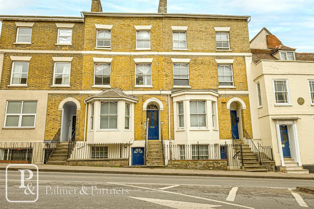 Property photo 1 of 6 External