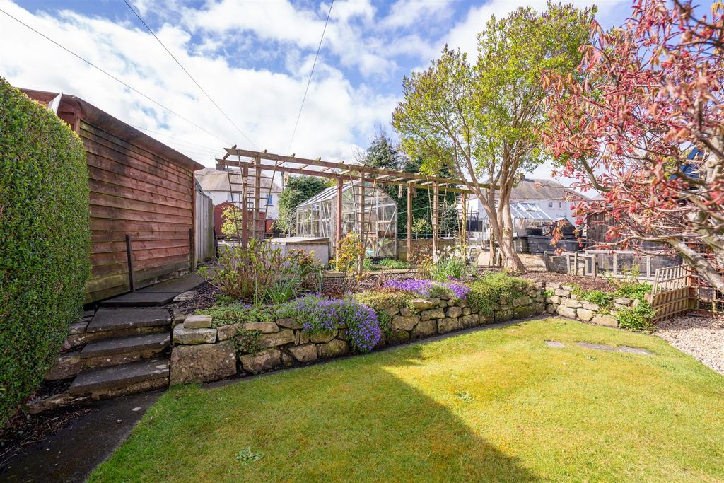 Property photo 2 of 19 61_Croft_Road-17.Jpg