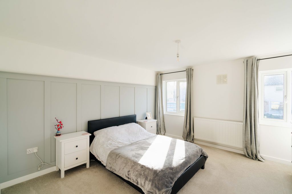 Property photo 3 of 19 Photo 11