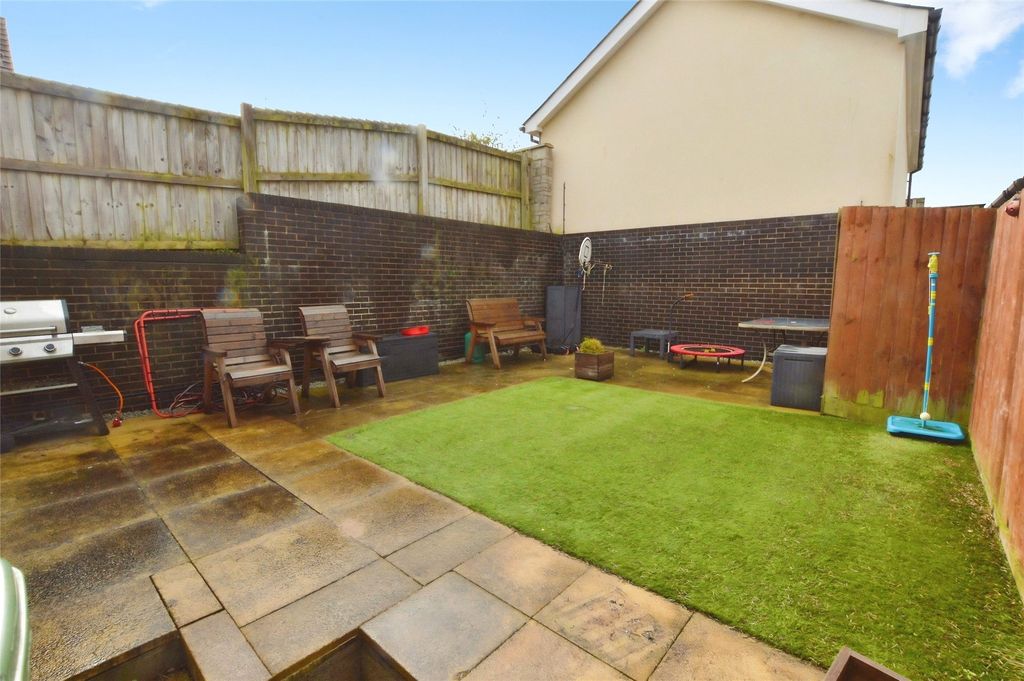 Property photo 2 of 9 Picture No. 23