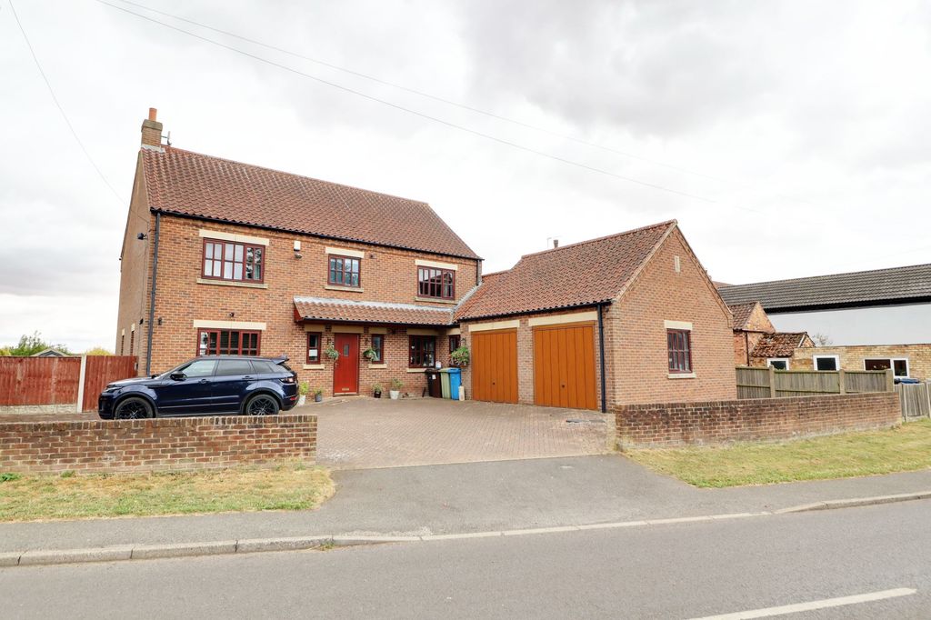 Property photo 1 of 22