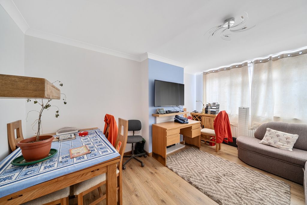 Property photo 2 of 20 1403512-1-697B757...