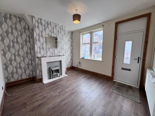 Property photo 2 of 7 146 Wellington Street Lounge.Jpg
