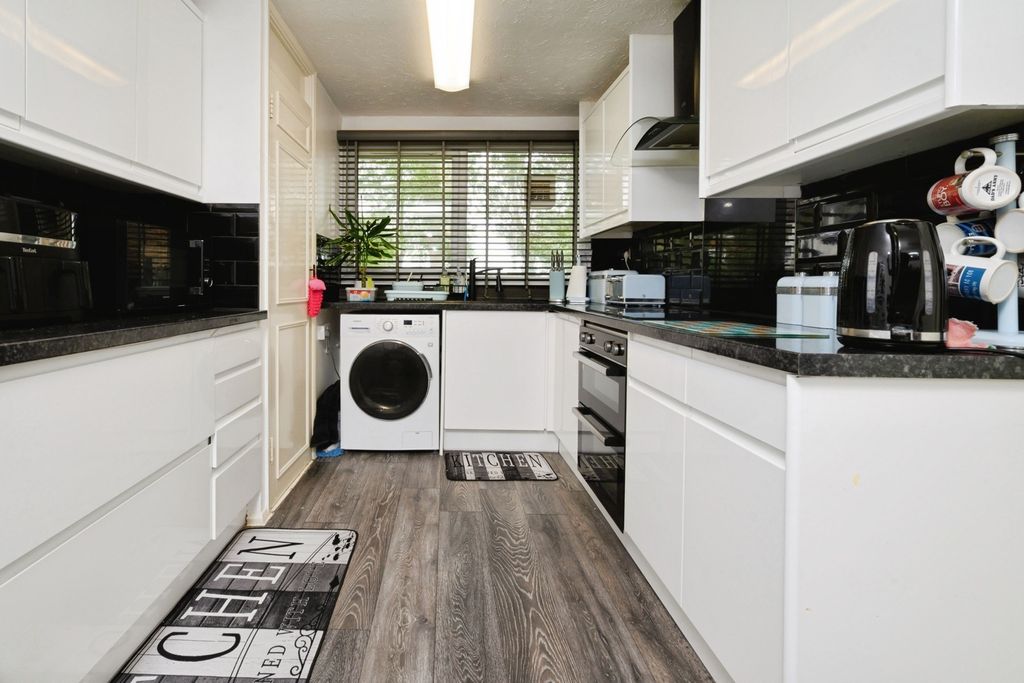 Property photo 2 of 20 Pbox-Img.Jpg