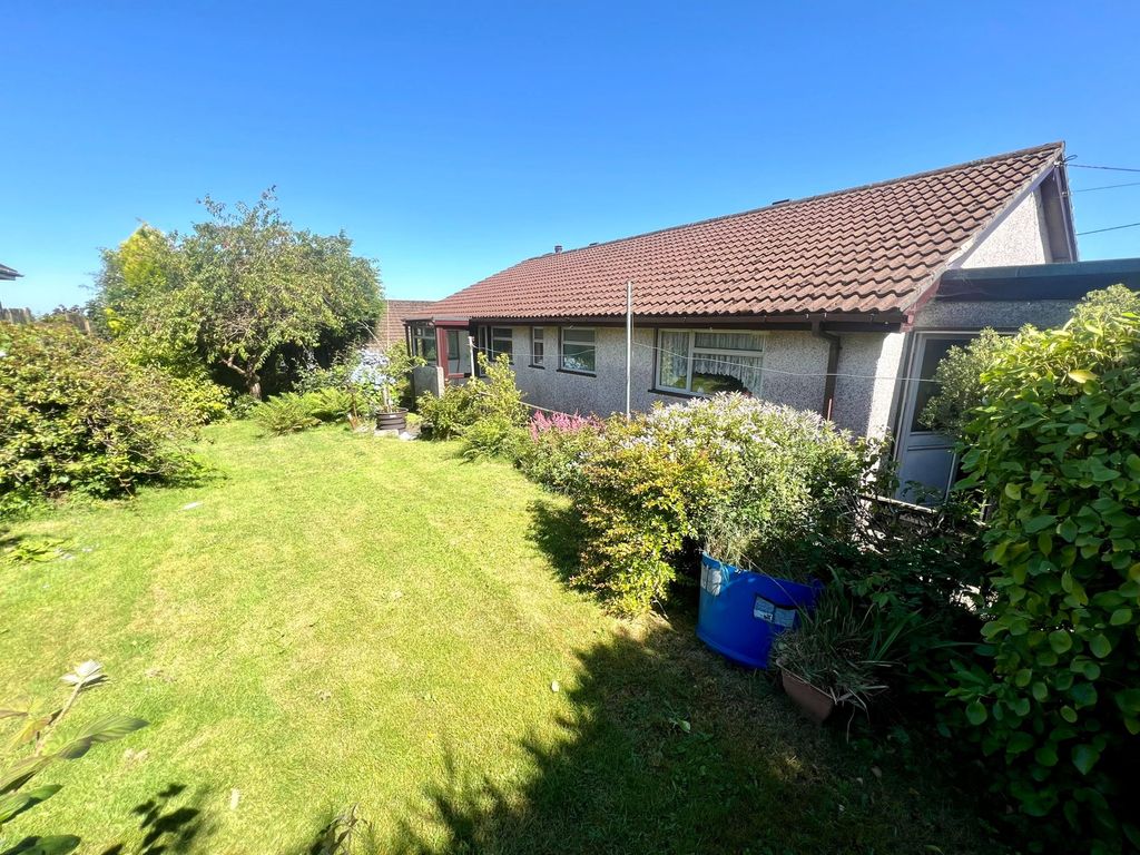 Property photo 2 of 21