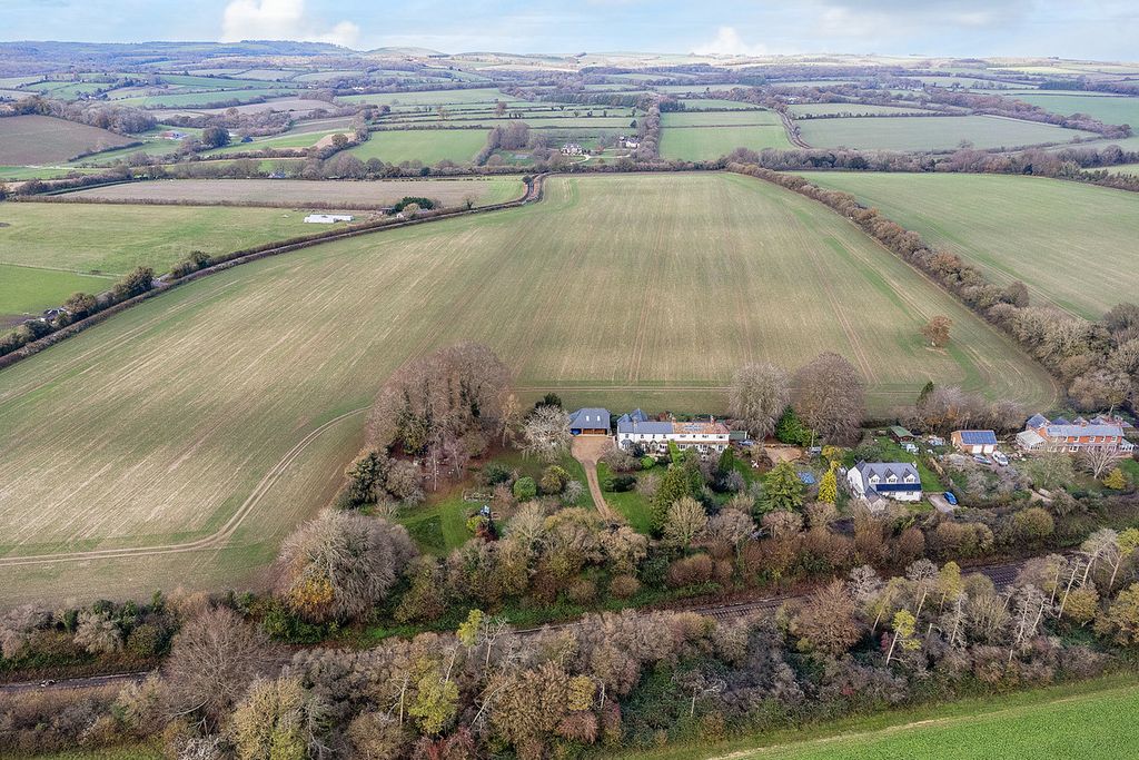 Property photo 2 of 47