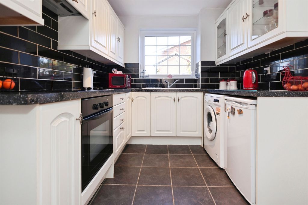 Property photo 3 of 19