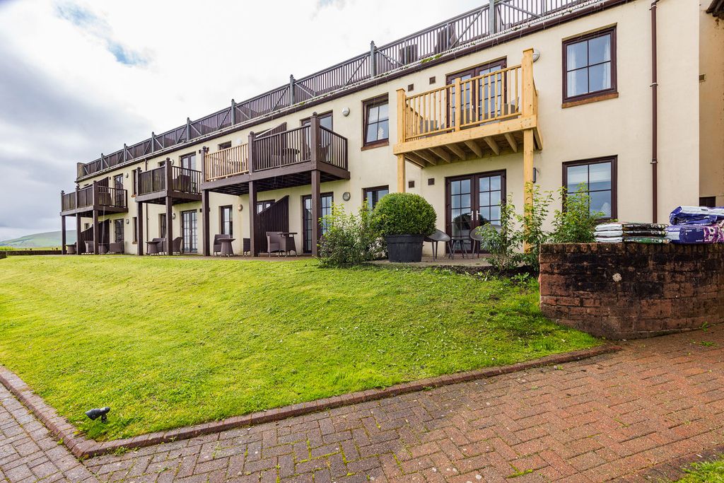 Property photo 1 of 16 External