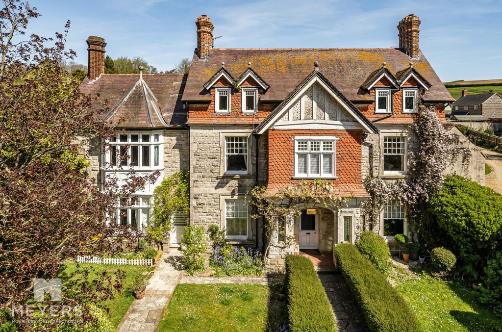 Property photo 1 of 13