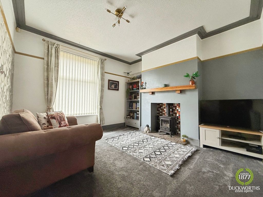 Property photo 2 of 26