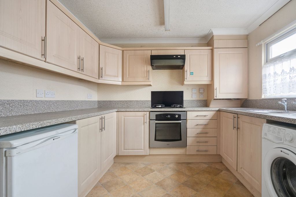 Property photo 3 of 16