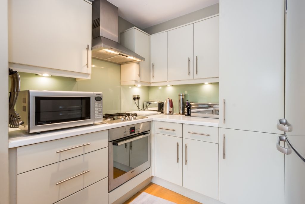 Property photo 2 of 12 Kitchen