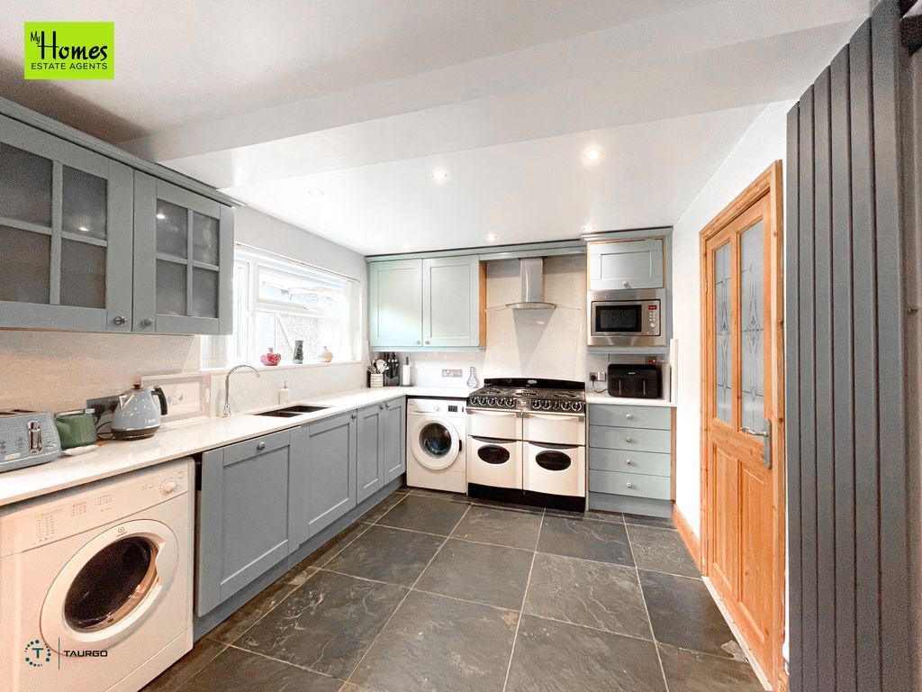 Property photo 3 of 36