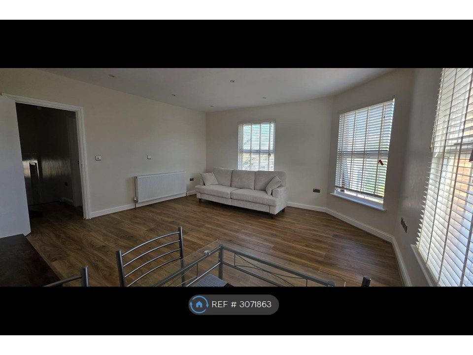 Property photo 3 of 14 Living Room