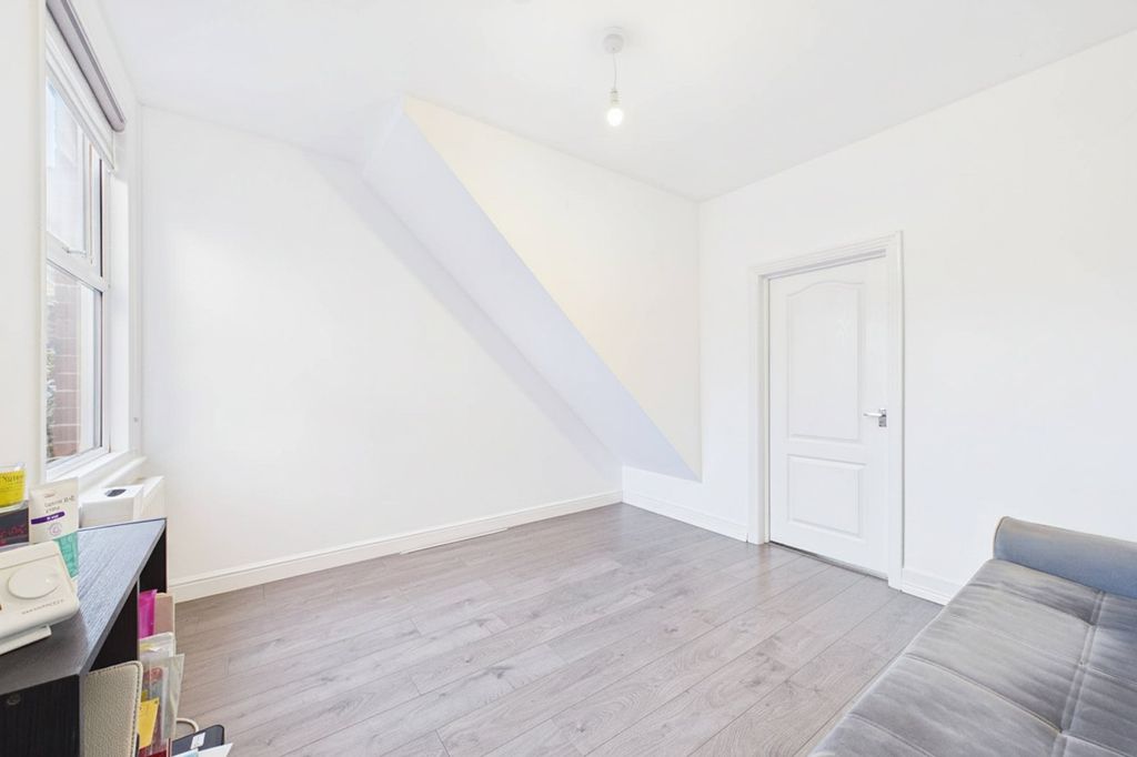 Property photo 3 of 11 Picture No. 06