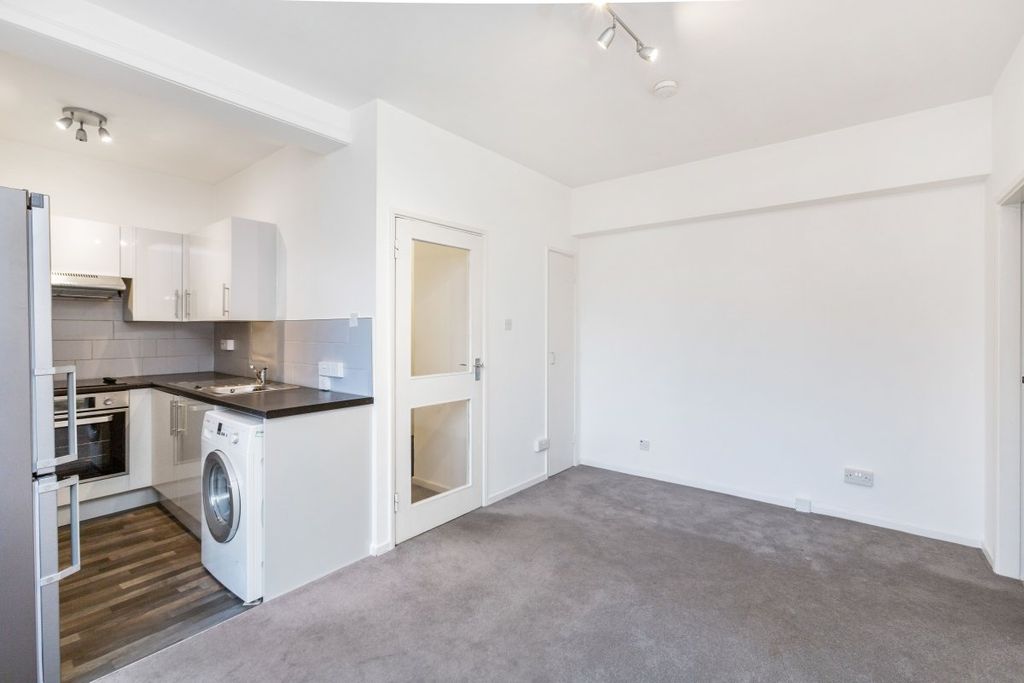 Property photo 2 of 4 Picture No. 04