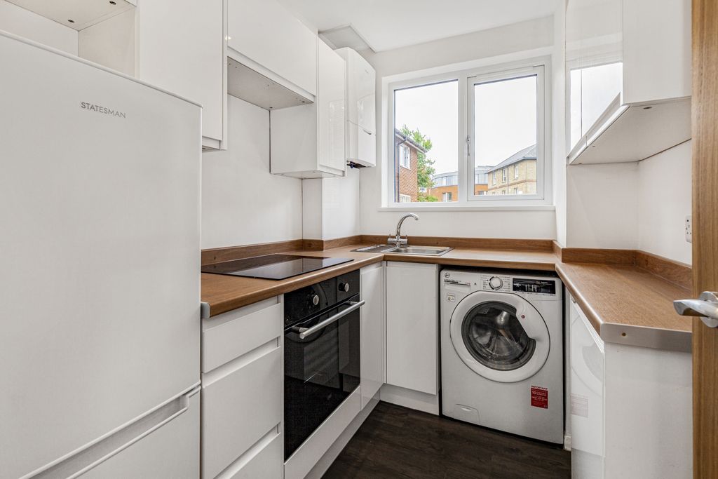 Property photo 3 of 8 302068